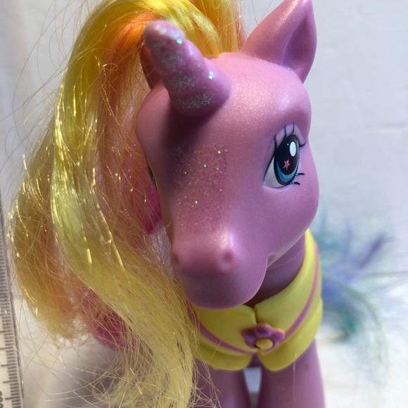 My Little Pony 2006 Hearts Unicorn Rainbow Pink Sparkle - Picture 6 of 8